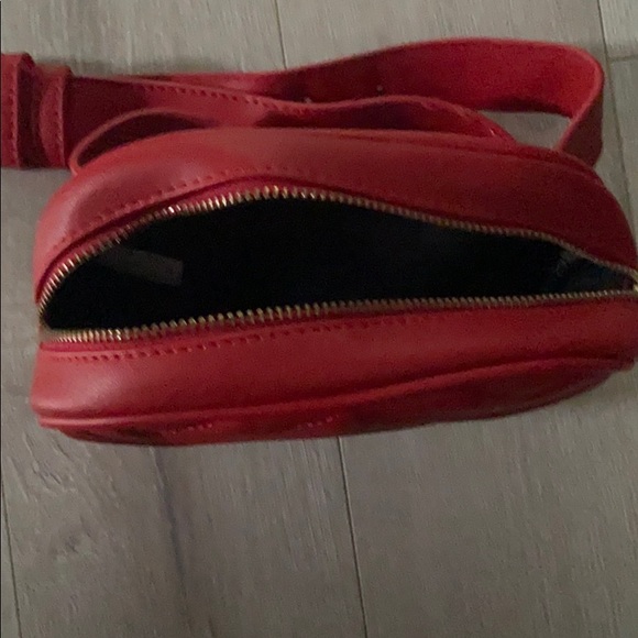 Red waist pouch - Picture 7 of 7